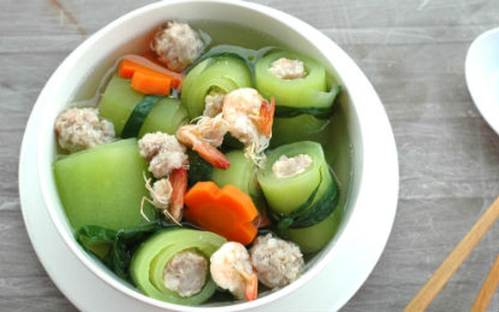 "Mát lòng mát dạ" với canh bí xanh cuộn tôm thịt